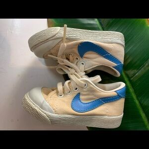 Vintage RARE Nike Canvas Courts Shoes Baby Size 3​